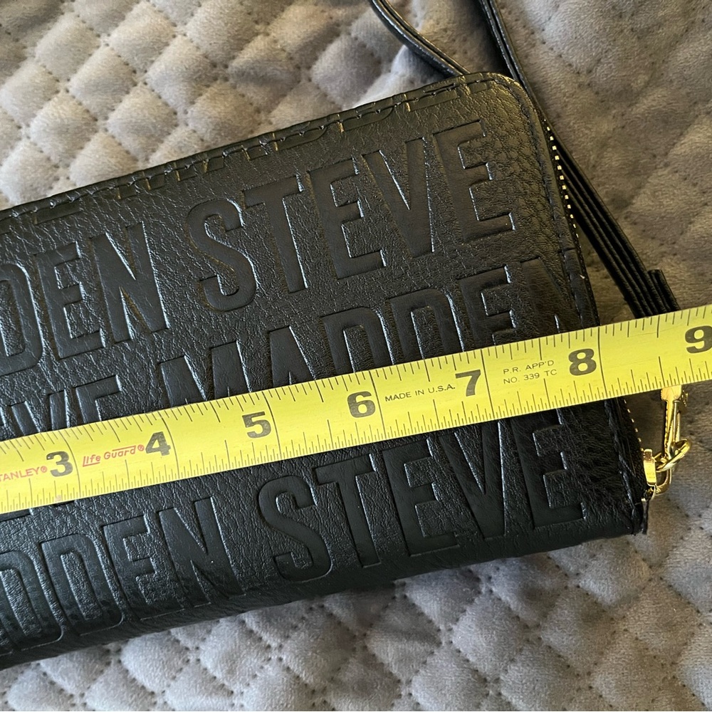 Steve Madden Black Embossed Wallet Clutch, removable strap, multiple pockets - Picture 7 of 8
